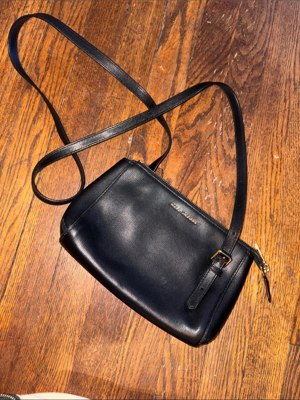 Marc Jacobs Black Leather Crossbody Shoulder Bag Gold Hardware Adjustable Strap